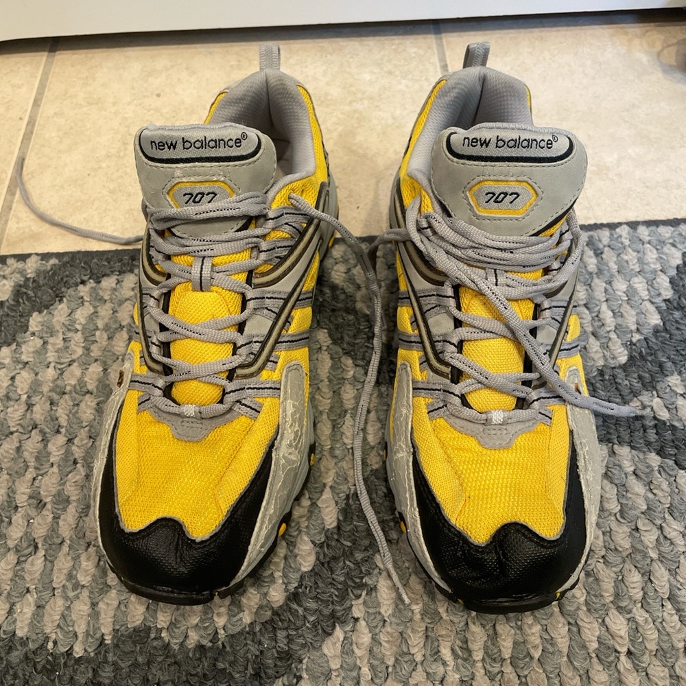 New balance 707 yellow fair condition